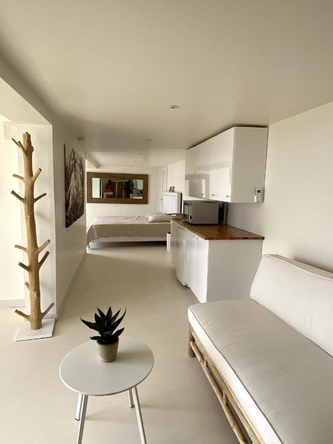 Les 3 Vue Piscine Affittacamere *